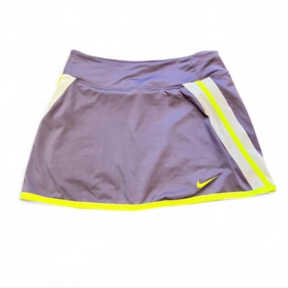 Nike purple Skirt with Yellow Trim and built in shorts size small - Picture 4 of 10